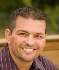 Dr Lenny Linardos